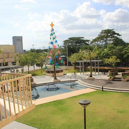Marquee Residences Angeles Exterior foto
