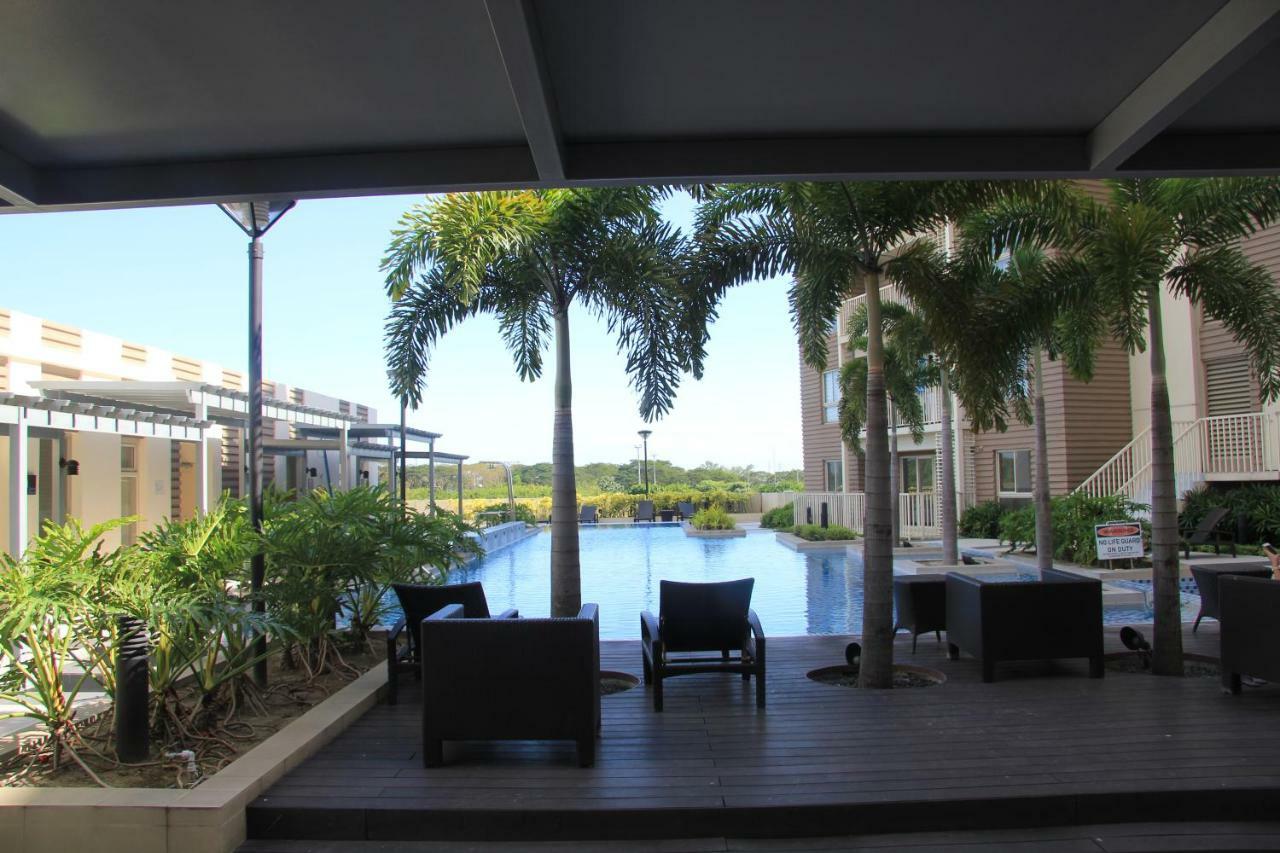 Marquee Residences Angeles Exterior foto